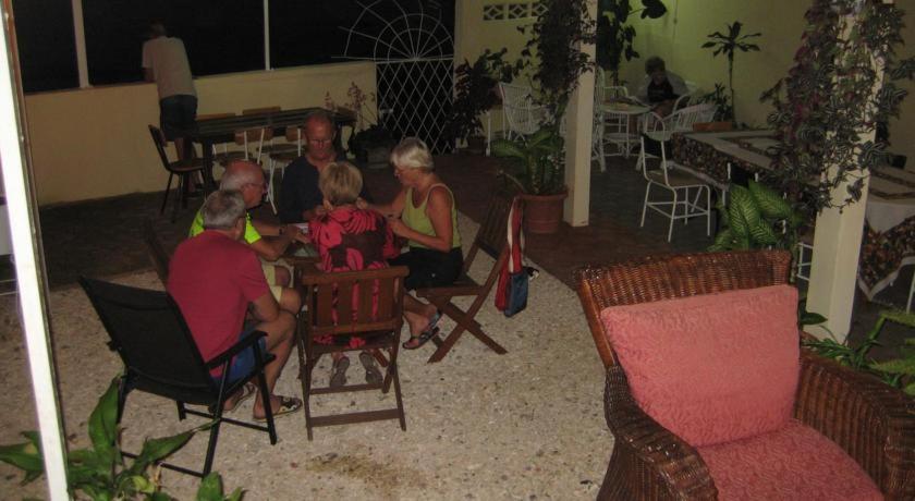 Le Cactus Guesthouse Terre Rouge  Exterior foto